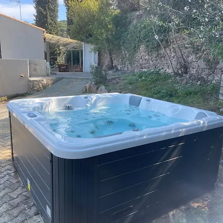 Sete, Grande Familiale Avec Jacuzzi Villa *